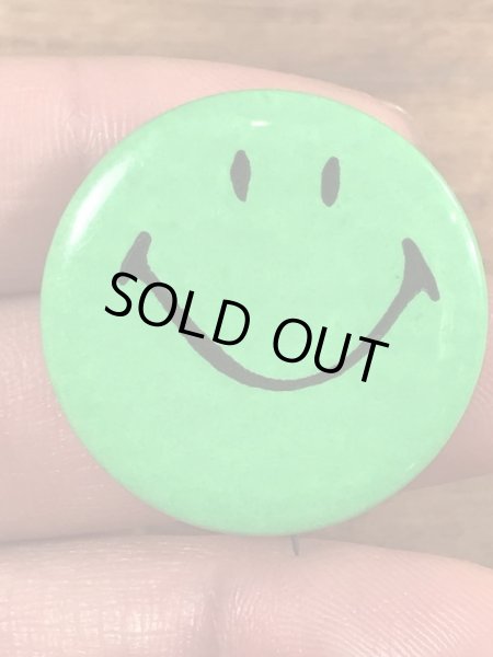 70年代頃のスマイルフェイスのビンテージの缶バッジ