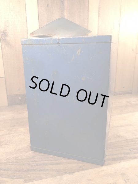 〜60年代頃のシューレースのビンテージのメタルキャビネット