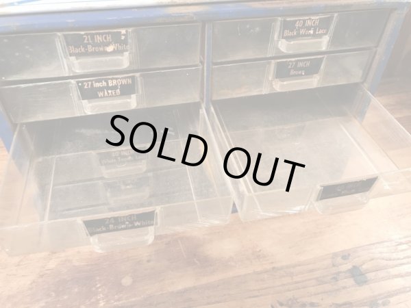 〜60年代頃のシューレースのビンテージのメタルキャビネット