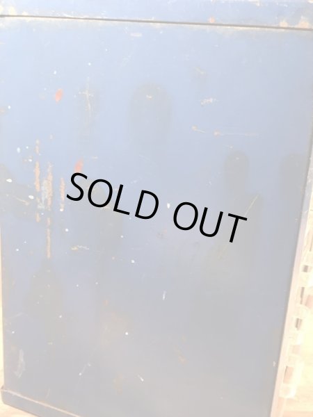 〜60年代頃のシューレースのビンテージのメタルキャビネット