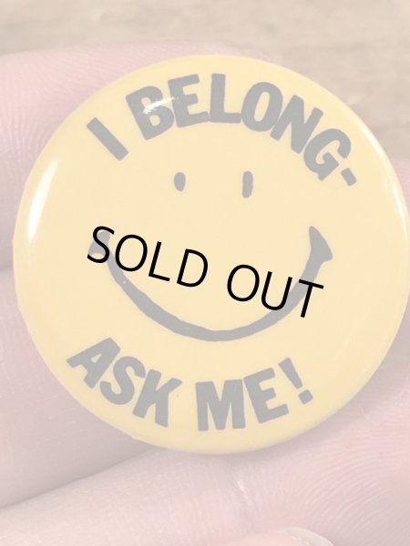 70年代頃のスマイルフェイスのビンテージの缶バッジ