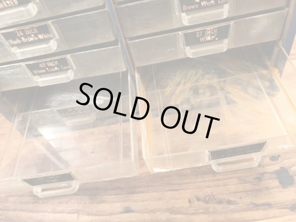 〜60年代頃のシューレースのビンテージのメタルキャビネット