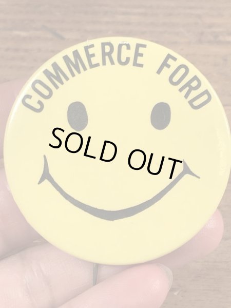 70年代頃のスマイルフェイスのビンテージの缶バッジ