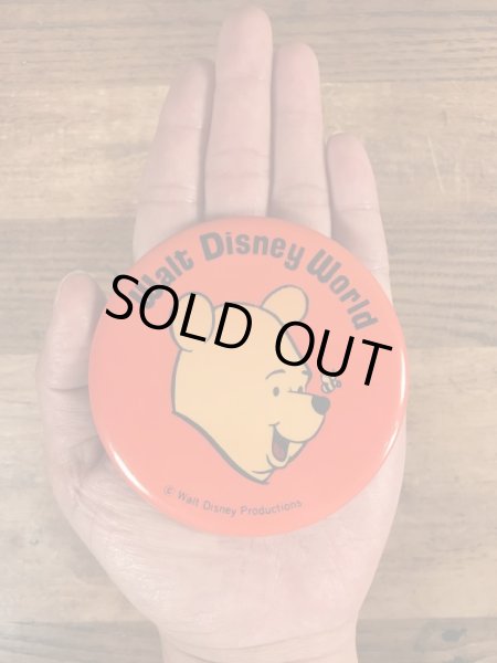 70年代頃のくまのプーさんのビンテージの缶バッジ