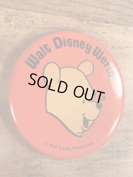 70年代頃のくまのプーさんのビンテージの缶バッジ