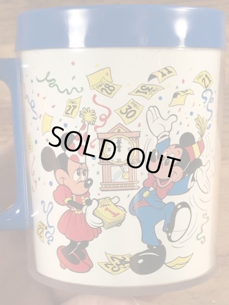 80年代頃のミッキー＆ミニーマウスのビンテージのマグカップ