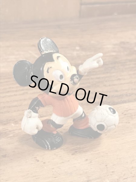 80年代頃のサッカーをしているミッキーマウスのビンテージのPVCフィギュア