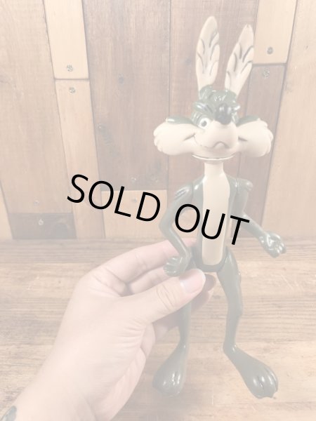 60年代頃のルーニーテューンズのワイリーコヨーテのヴィンテージのフィギュア