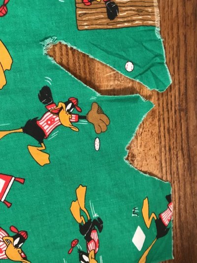 画像2: Looney Tunes “Daffy Duck” Cloth　ダフィーダック　ビンテージ　端切れ生地　ルーニーテューンズ　2000年代~