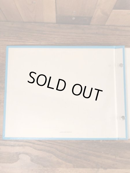 70年代のスヌーピーのビンテージのノートブック