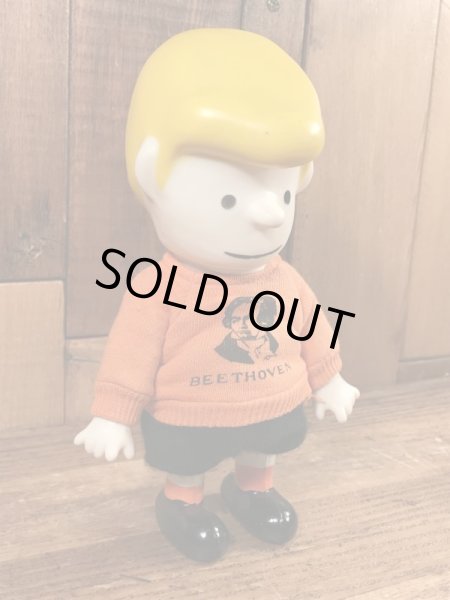 60年代のスヌーピーのシュローダーのビンテージのフィギュア