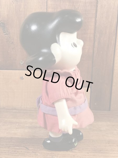 60年代のスヌーピーのルーシーのビンテージのポケットドール