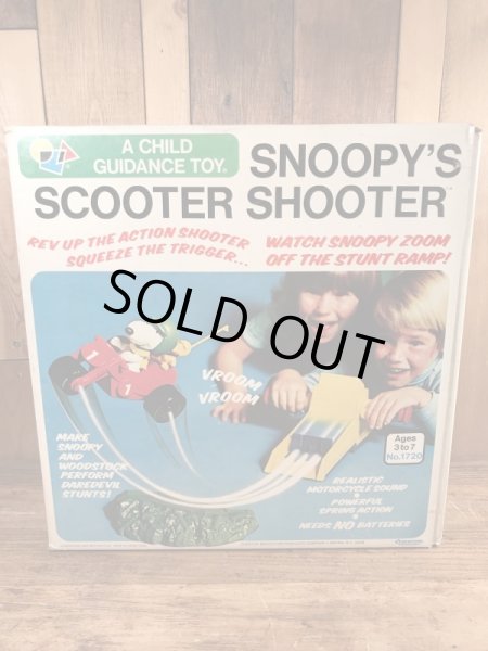 70年代のスヌーピーのビンテージのスクーターシューター