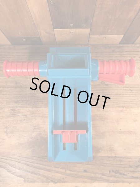 70年代のスヌーピーのビンテージのスクーターシューター