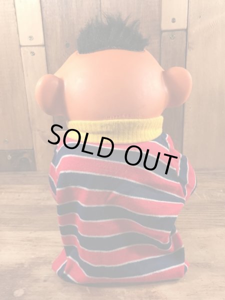 セサミストリートのアーニーのヴィンテージトイ