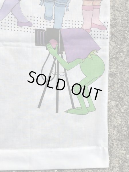 80年代のマペットショウのカーミットとミスピギーのヴィンテージのフラットシーツ