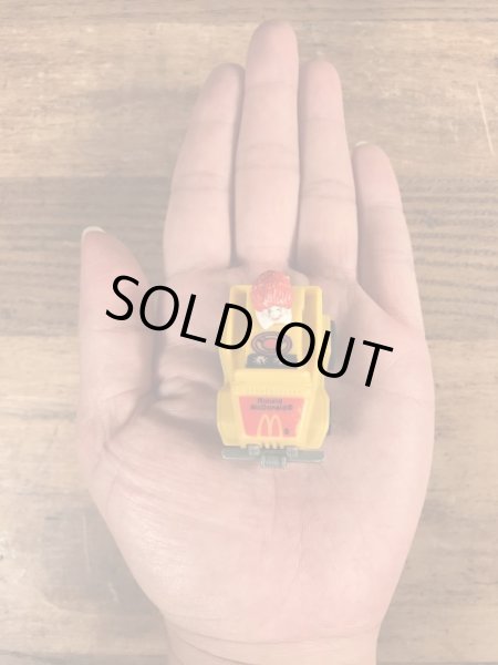 80年代のマクドナルドのロナルドのビンテージのプルバックカー