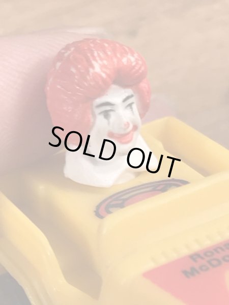 80年代のマクドナルドのロナルドのビンテージのプルバックカー