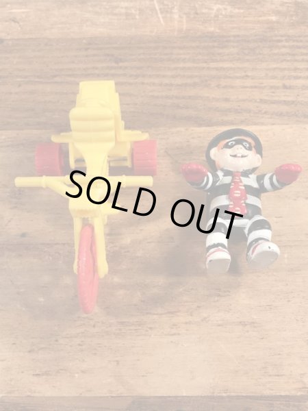 90年代のマクドナルドのハンバーグラーのビンテージのハッピーミールトイ