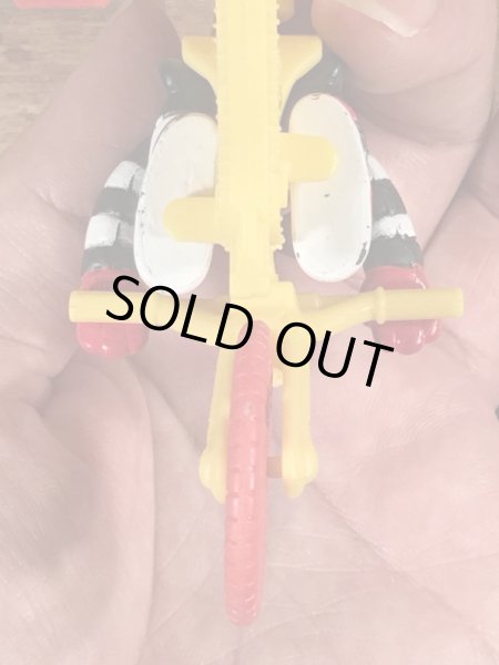 90年代のマクドナルドのハンバーグラーのビンテージのハッピーミールトイ