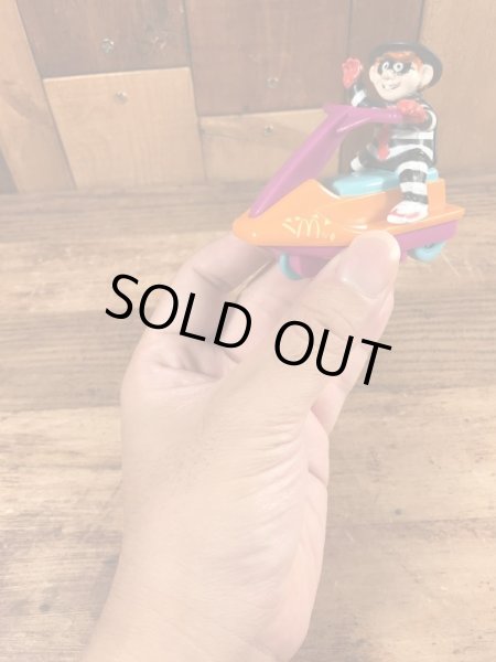 90年代のマクドナルドのハンバーグラーのビンテージのハッピーミールトイ