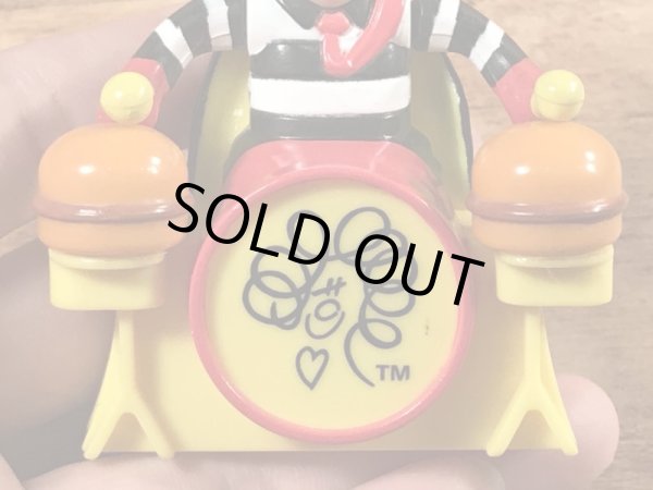 90年代のマクドナルドのハンバーグラーのヴィンテージのハッピーミールトイ