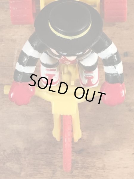 90年代のマクドナルドのハンバーグラーのビンテージのハッピーミールトイ