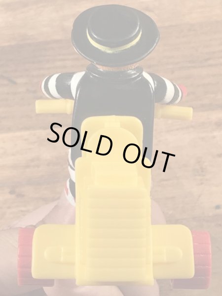 90年代のマクドナルドのハンバーグラーのビンテージのハッピーミールトイ