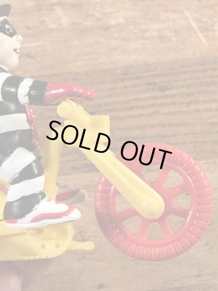 90年代のマクドナルドのハンバーグラーのビンテージのハッピーミールトイ