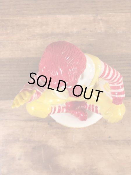 80年代のマクドナルドのロナルドのビンテージのコインバンク