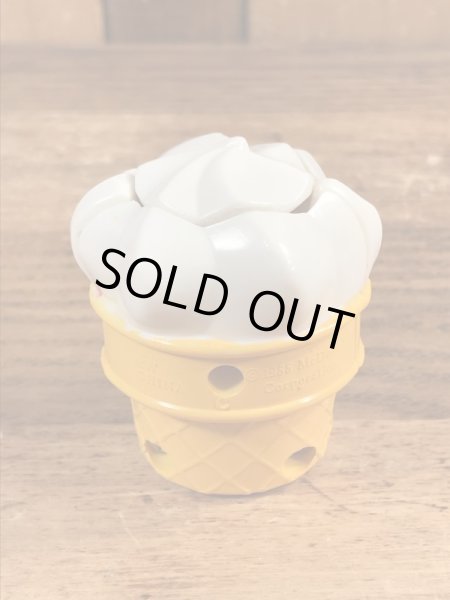 80年代のマクドナルドのニューフードチェンジャブルズのヴィンテージのハッピーミールトイ