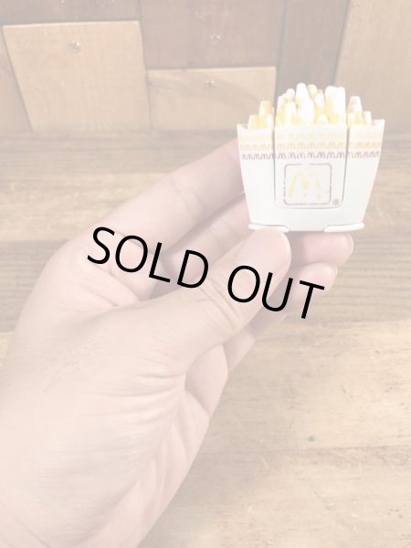 80年代のマクドナルドのニューフードチェンジャブルのビンテージのハッピーミールトイ