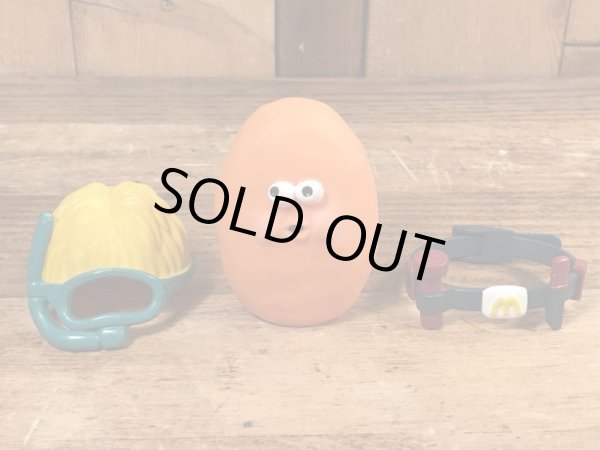 80年代のマクドナルドのマックナゲットバディーズのビンテージのハッピーミールトイ