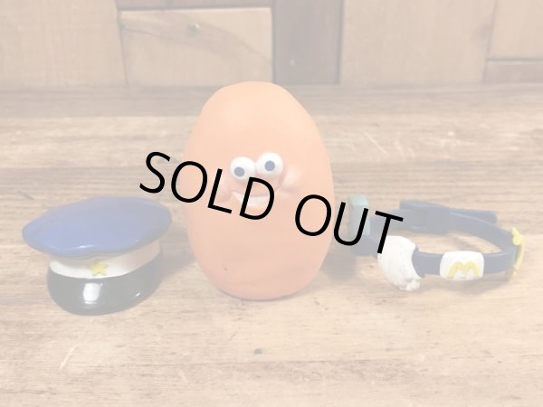 80年代のマクドナルドのマックナゲットバディーズのビンテージのハッピーミールトイ