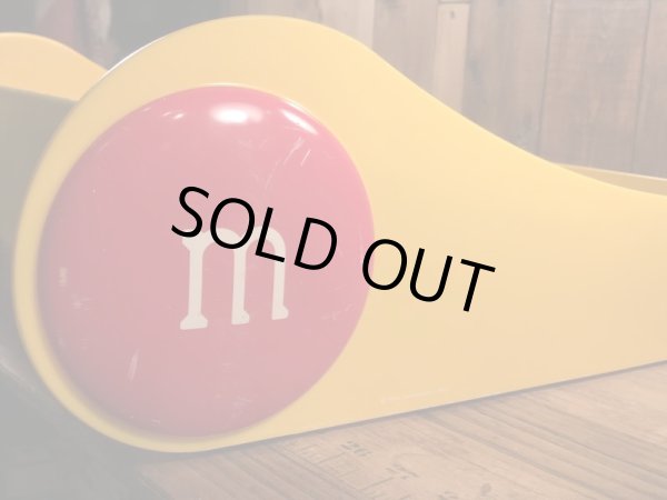 90年代のエムアンドエムズのビンテージのディスプレイラック