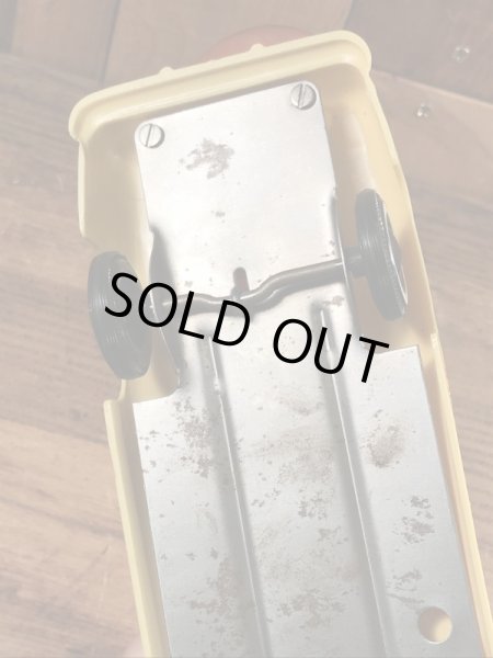 オスカーメイヤーのウインナーモービルのビンテージのトイ