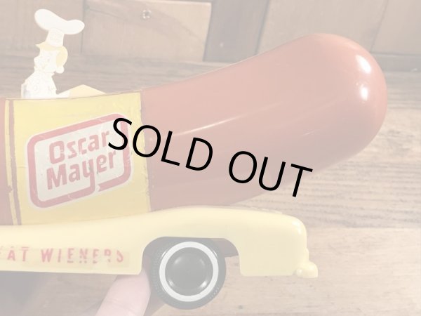 オスカーメイヤーのウインナーモービルのビンテージのトイ