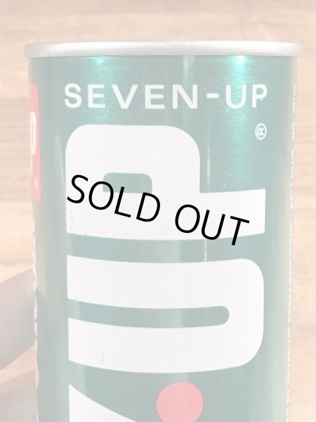70年代の7upのビンテージのオルゴール缶