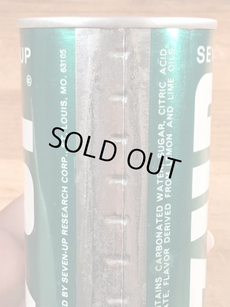 70年代の7upのビンテージのオルゴール缶