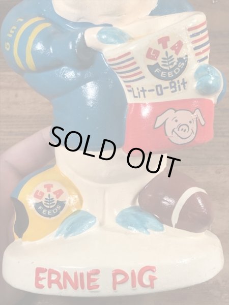 アドバタイジングキャラクターのErnie Pigのヴィンテージのコインバンクドール