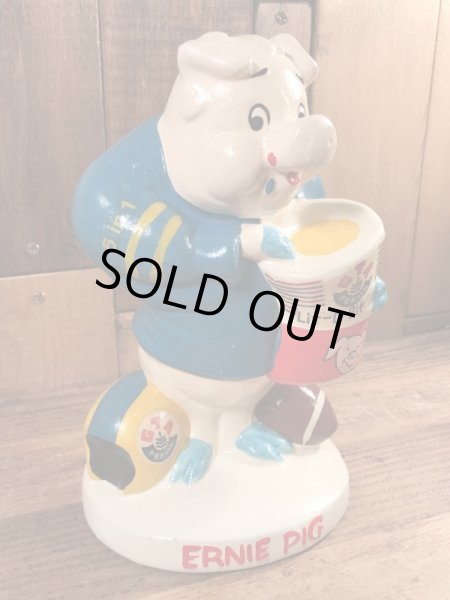 企業キャラクターのアーニーピッグのビンテージの貯金箱フィギュア