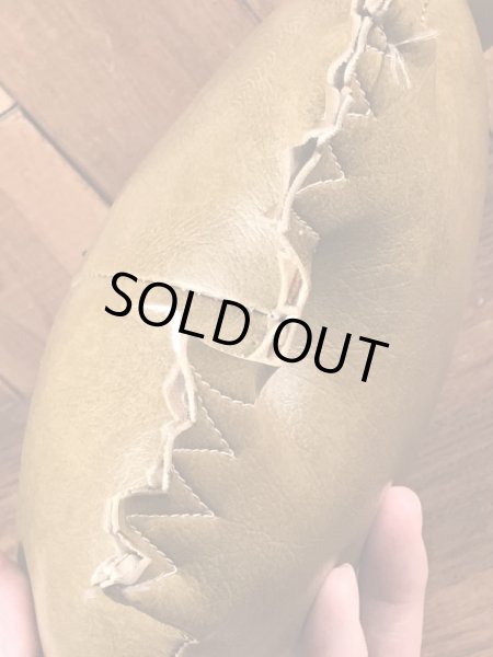 アドバタイジングキャラクターのナウガモンスターのビンテージのドール