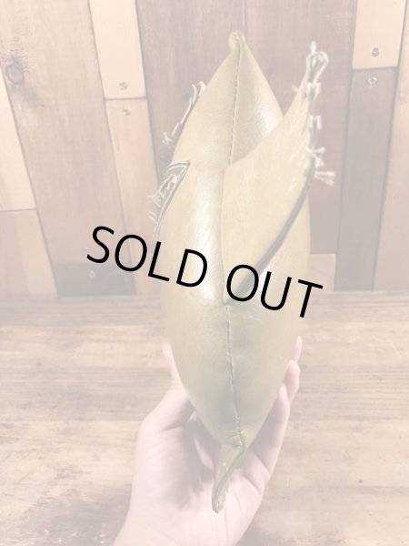 企業キャラクターのナウガモンスターのヴィンテージのトイ