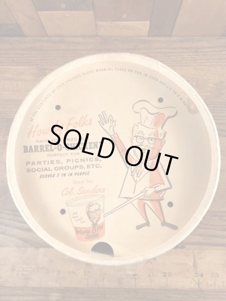 ケンタッキーフライドチキンのカーネルサンダースのビンテージのバケット