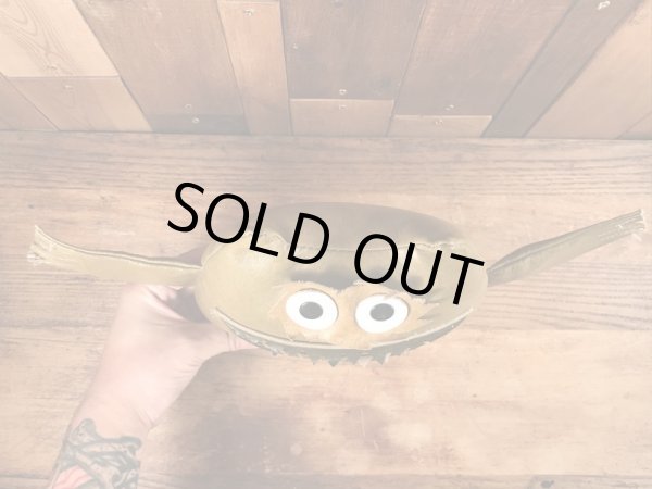 アドバタイジングキャラクターのナウガモンスターのビンテージのドール