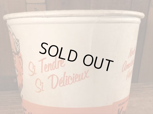 ケンタッキーフライドチキンのカーネルサンダースのビンテージのバケット