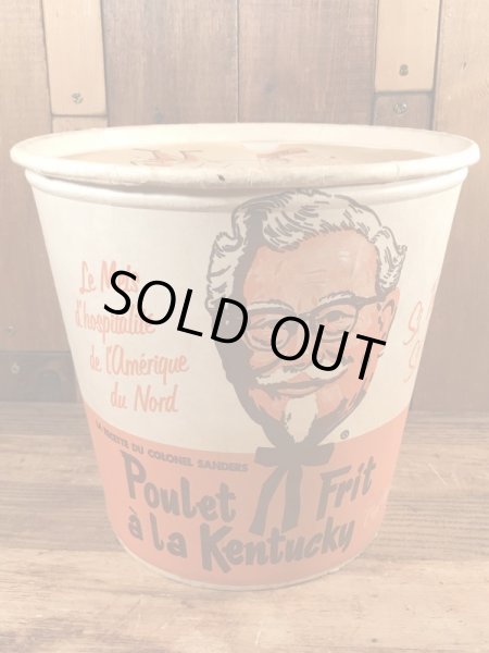 ケンタッキーフライドチキンのカーネルサンダースのビンテージのバケット