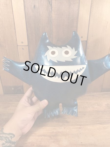 アドバタイジングキャラクターのナウガモンスターのヴィンテージのトイ