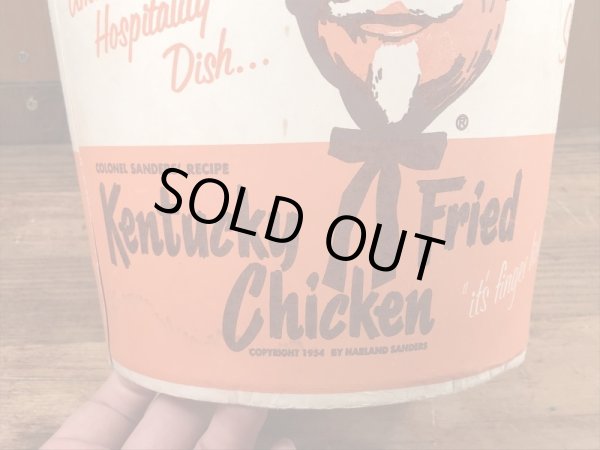 ケンタッキーフライドチキンのカーネルサンダースのヴィンテージのボックス