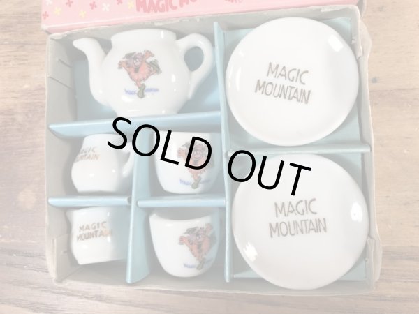 マジックマウンテントロール　ビンテージ　ミニトイチャイナティーセット　企業キャラクター　60年代